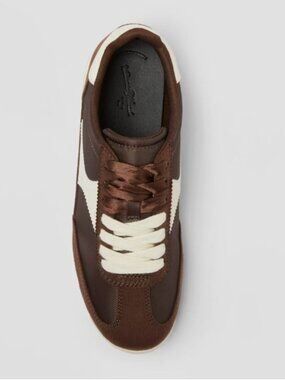 Women’s Skyler Jogger Sneakers with Memory Foam Insole – Universal Thread Brown